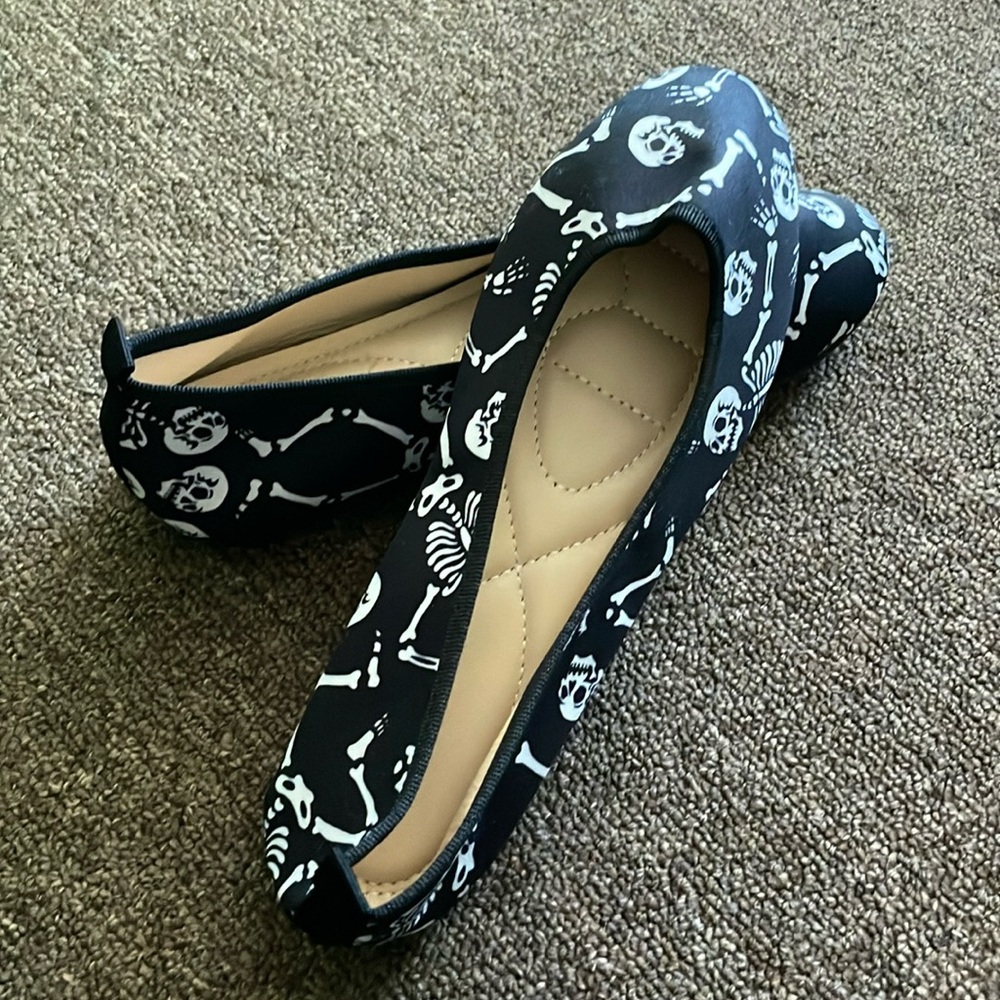Brand New Skeleton Slip On. Size 7